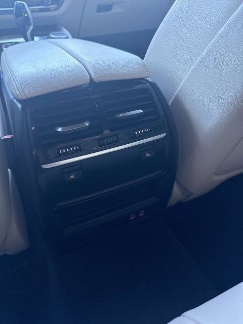 Used 2020 BMW M550i xDrive w/ Executive Package image 27