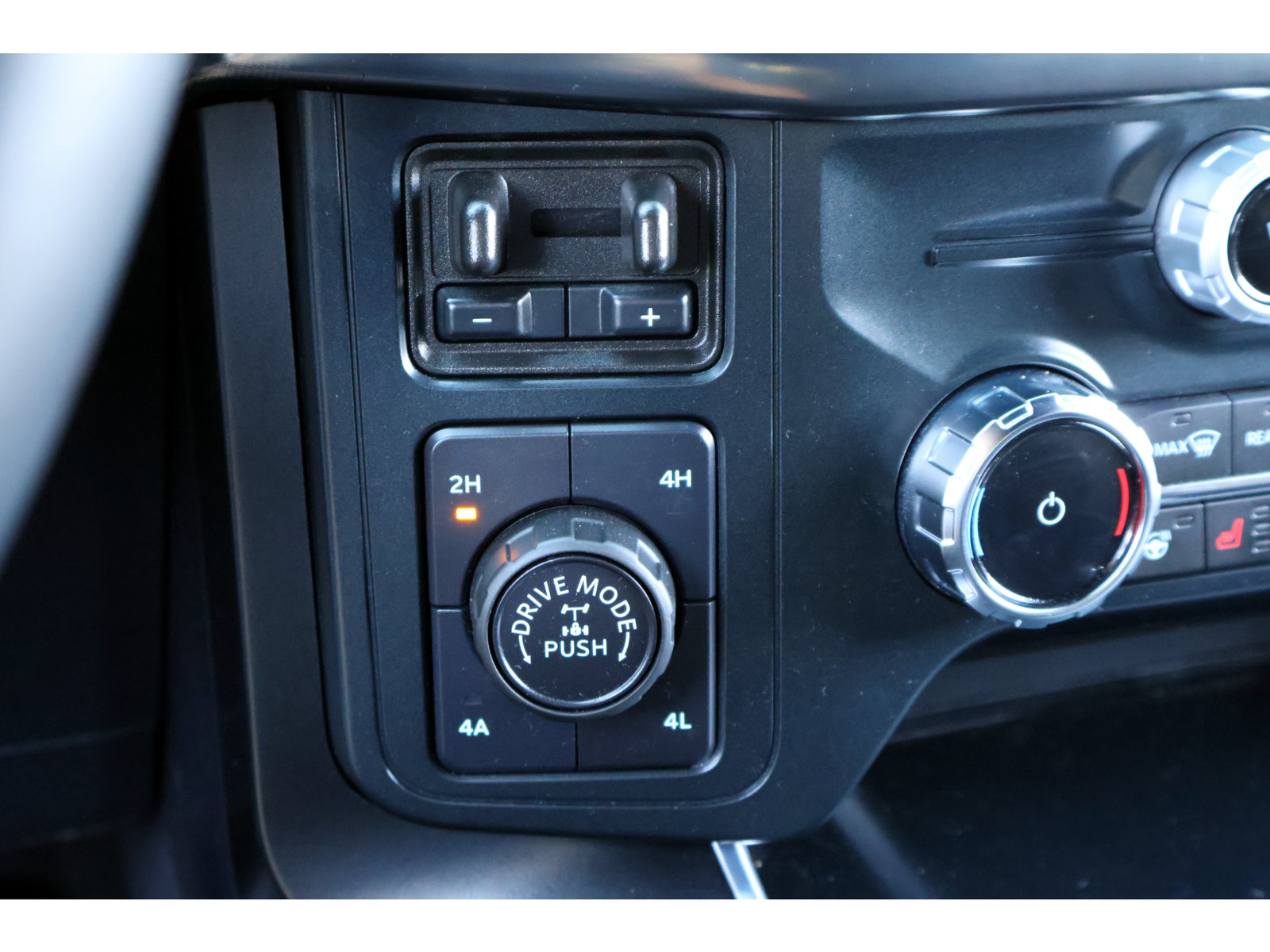 Used 2025 Ford F150 Raptor AWD/4WD image 8