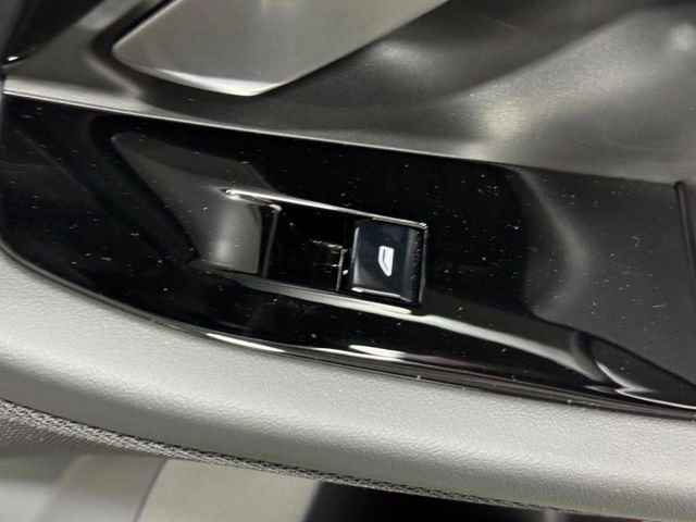 Certified 2026 BMW i5 eDrive40 w/ Premium Package AWD/4WD image 18