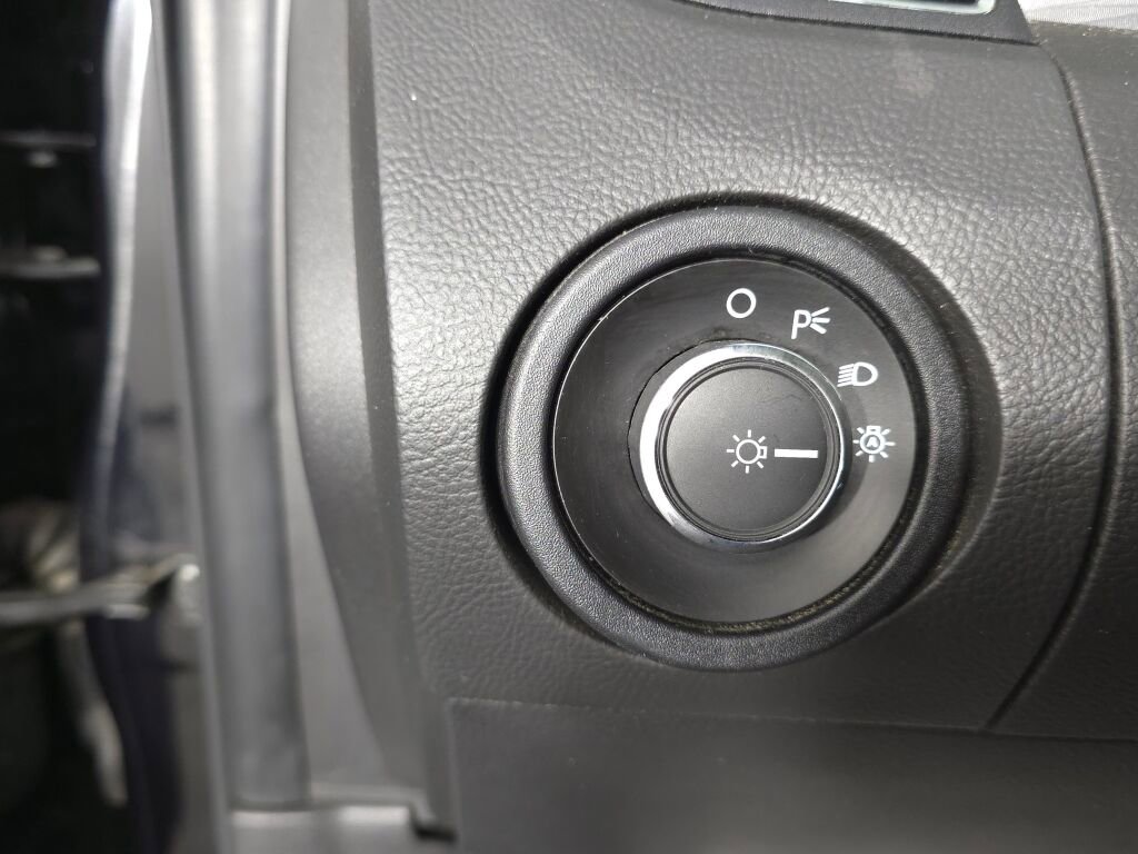 Used 2019 Ford Taurus SEL image 20