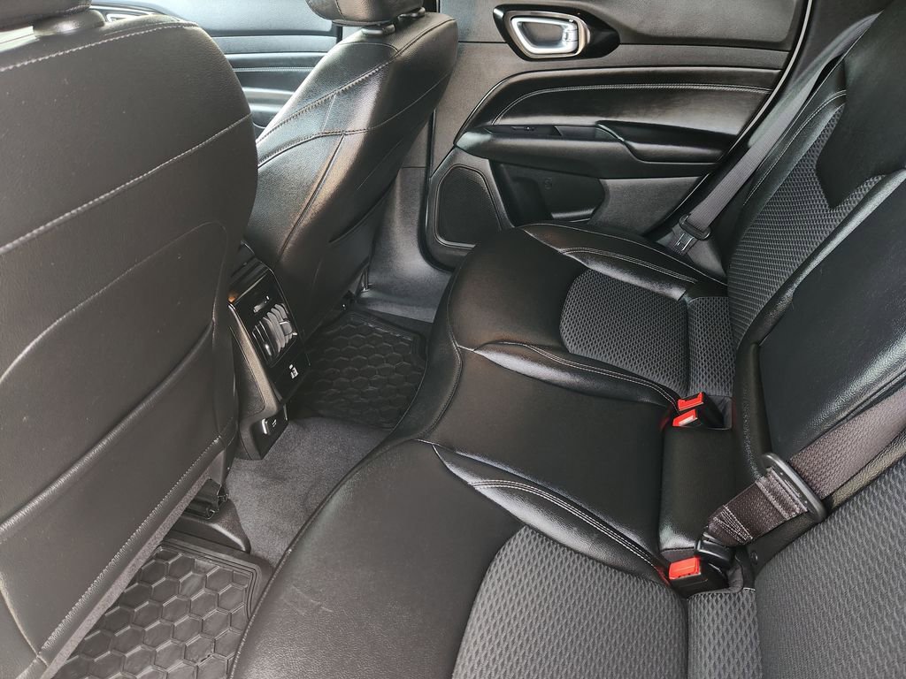 Used 2024 Jeep Compass Latitude w/ Convenience Group image 30