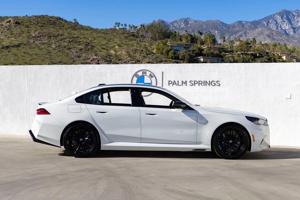 New 2026 BMW M5 w/ Carbon Package image 6