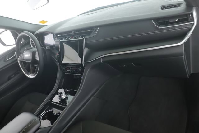 Used 2025 Jeep Grand Cherokee L Laredo w/ Luxury Tech Group I image 30