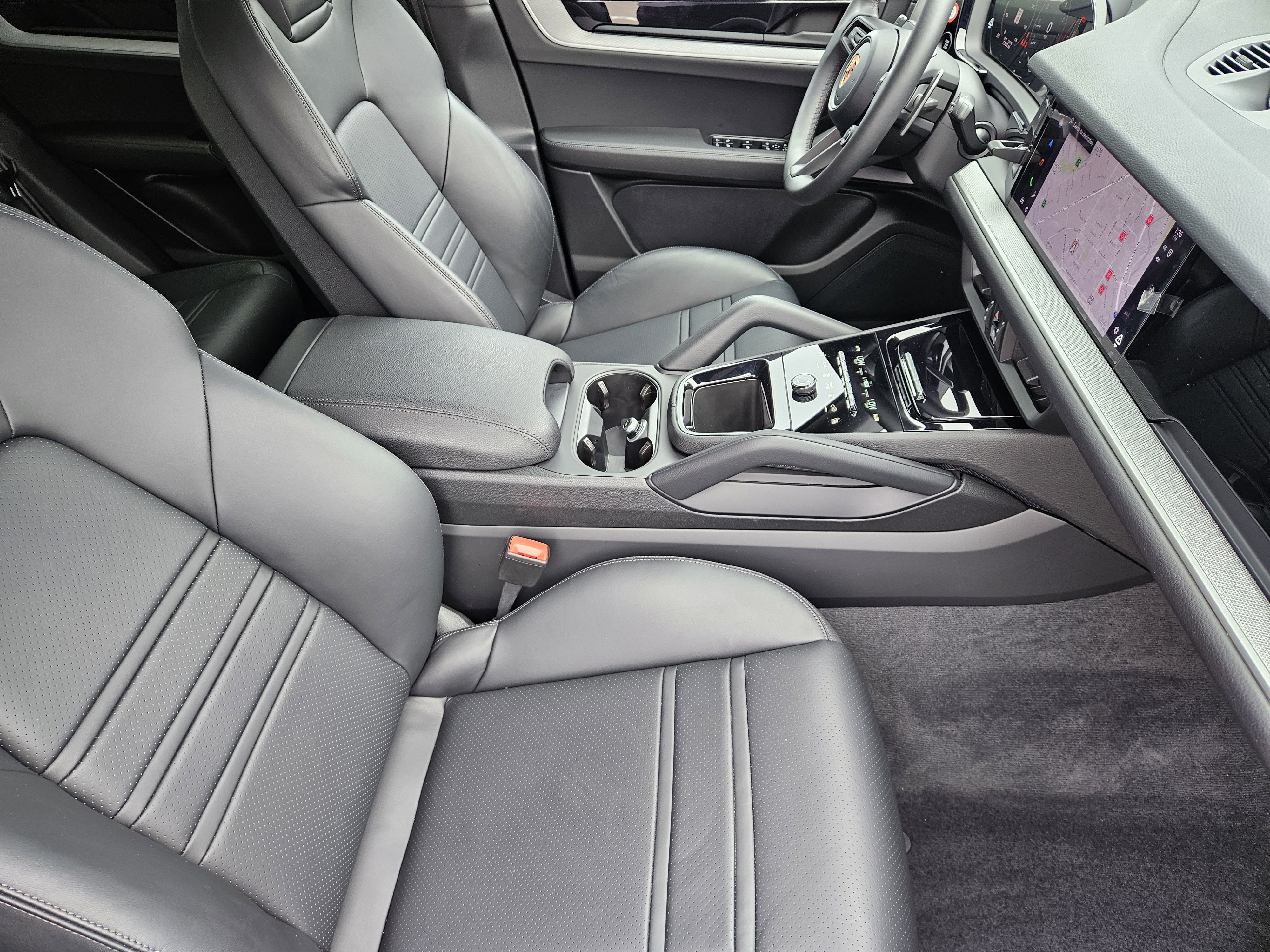 Certified 2026 Porsche Cayenne Coupe image 15