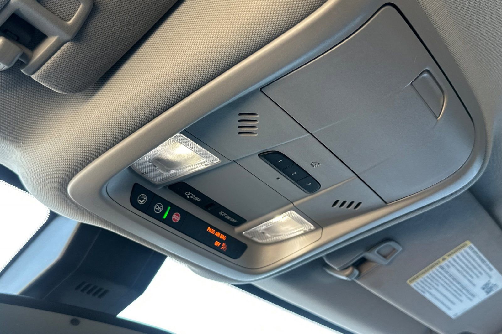 Used 2023 GMC Terrain SLT image 24