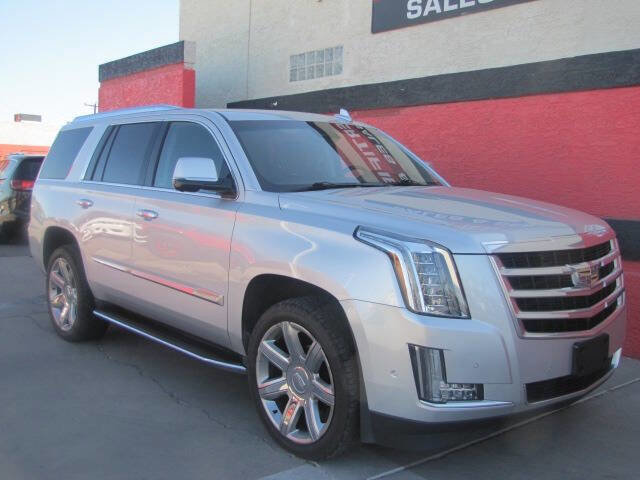 Used 2018 Cadillac Escalade Luxury AWD/4WD image 6