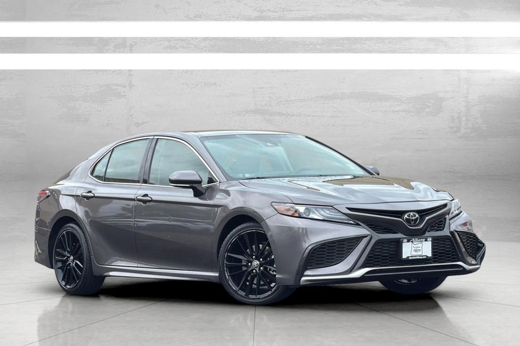 Used 2024 Toyota Camry XSE FWD image 2