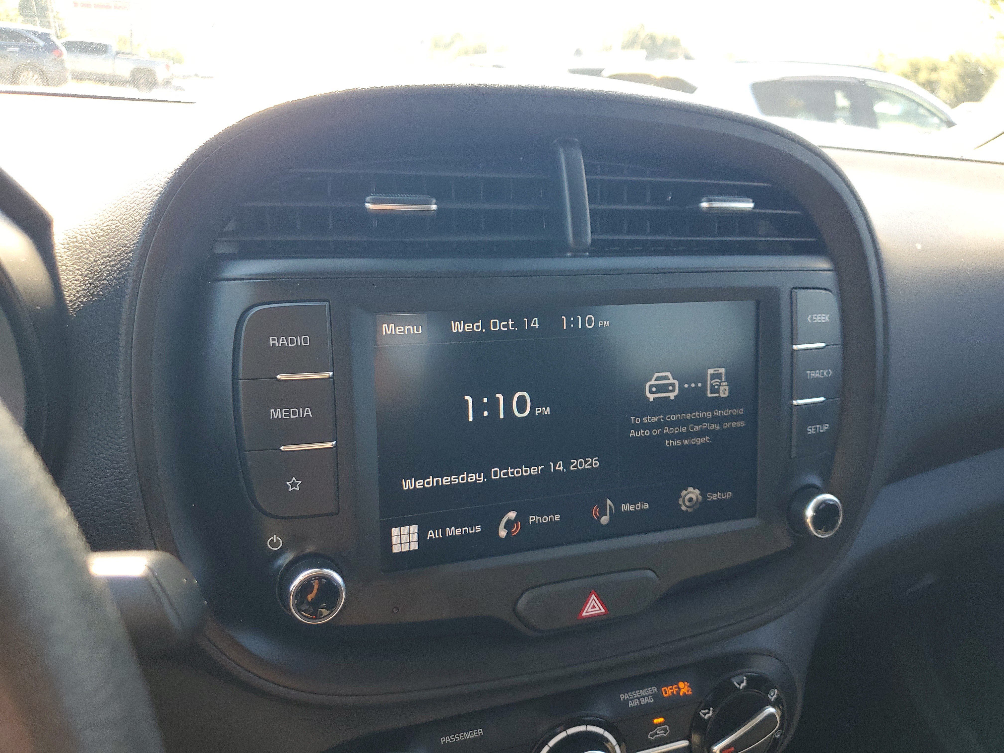 Used 2025 Kia Soul LX w/ LX Technology Package FWD image 19