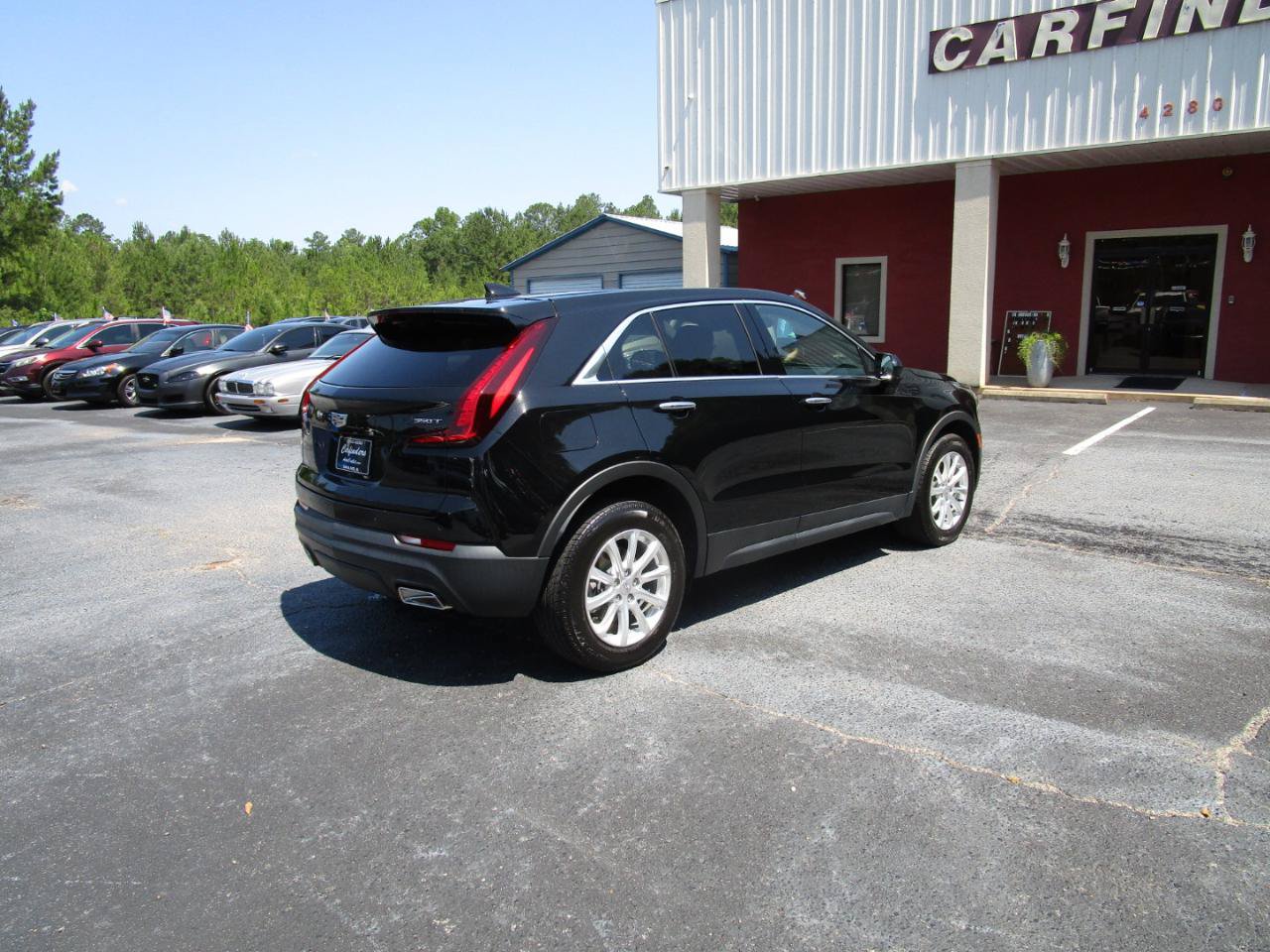 Used 2021 Cadillac XT4 Luxury w/ Cold Weather Package FWD image 6