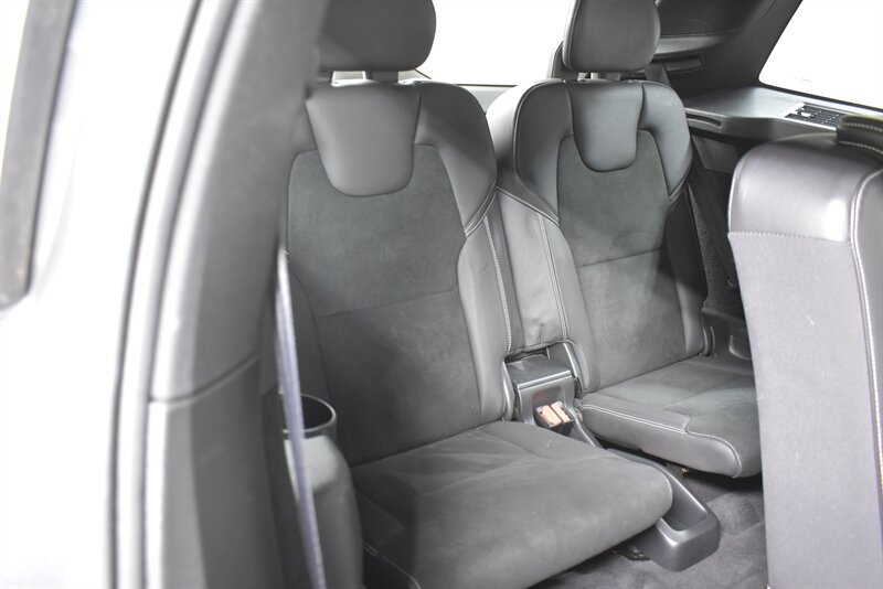 Used 2016 Volvo XC90 T6 R-Design w/ Protection Package Plus AWD/4WD image 31