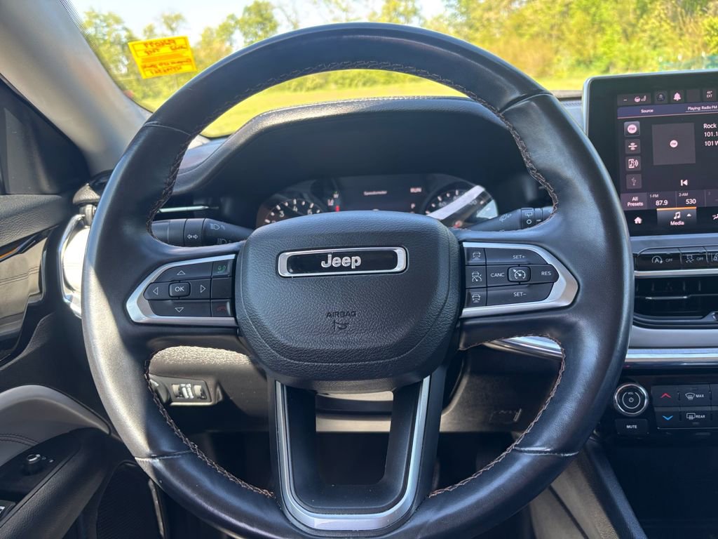 Used 2022 Jeep Compass Limited AWD/4WD image 30