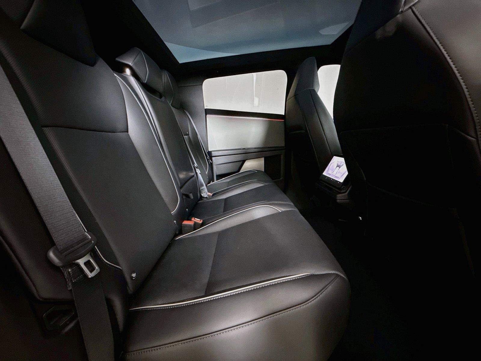 Used 2024 Tesla Cybertruck AWD Crew Cab image 13