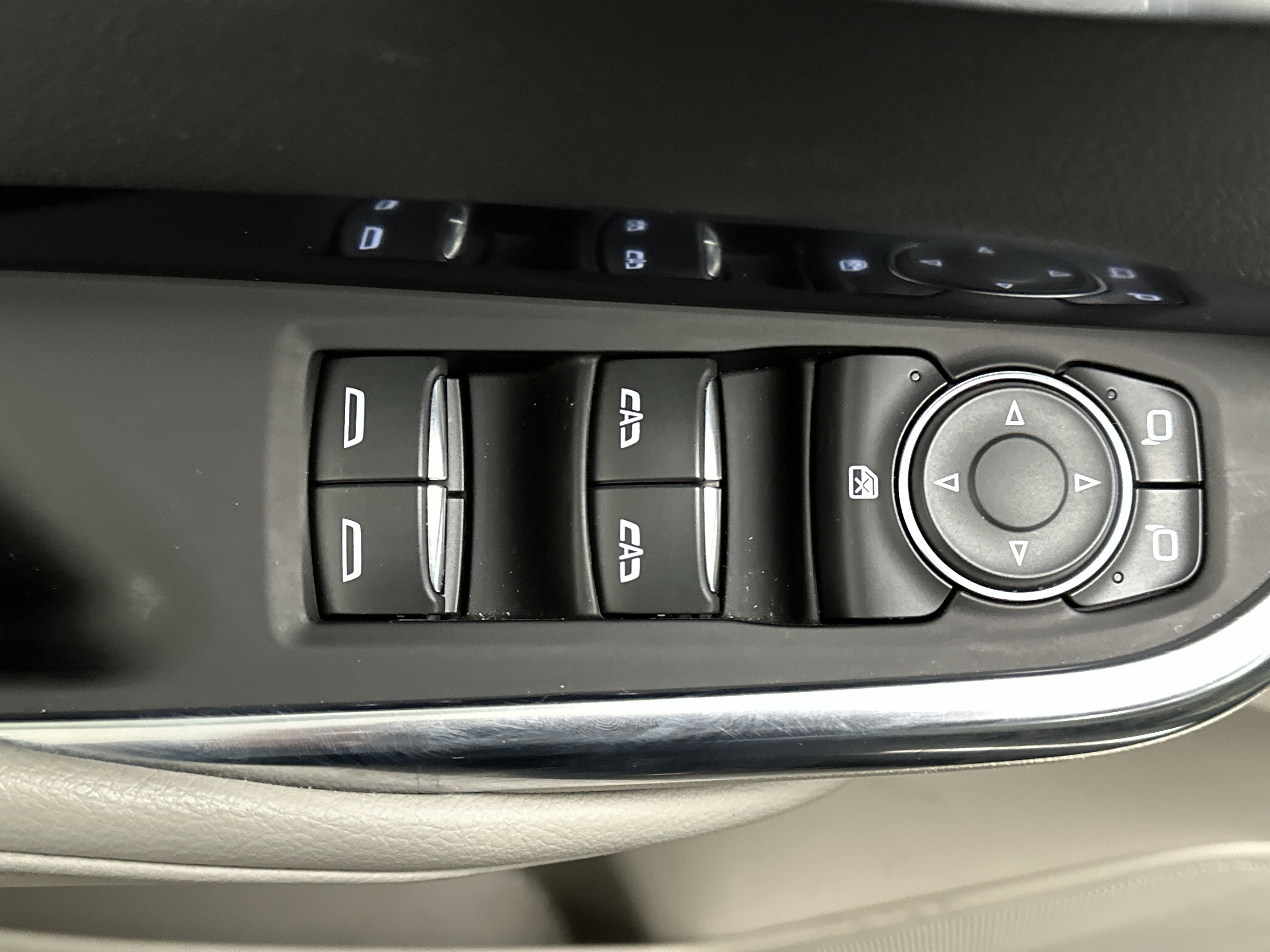 Used 2023 Cadillac XT4 Luxury w/ Cold Weather Package image 20