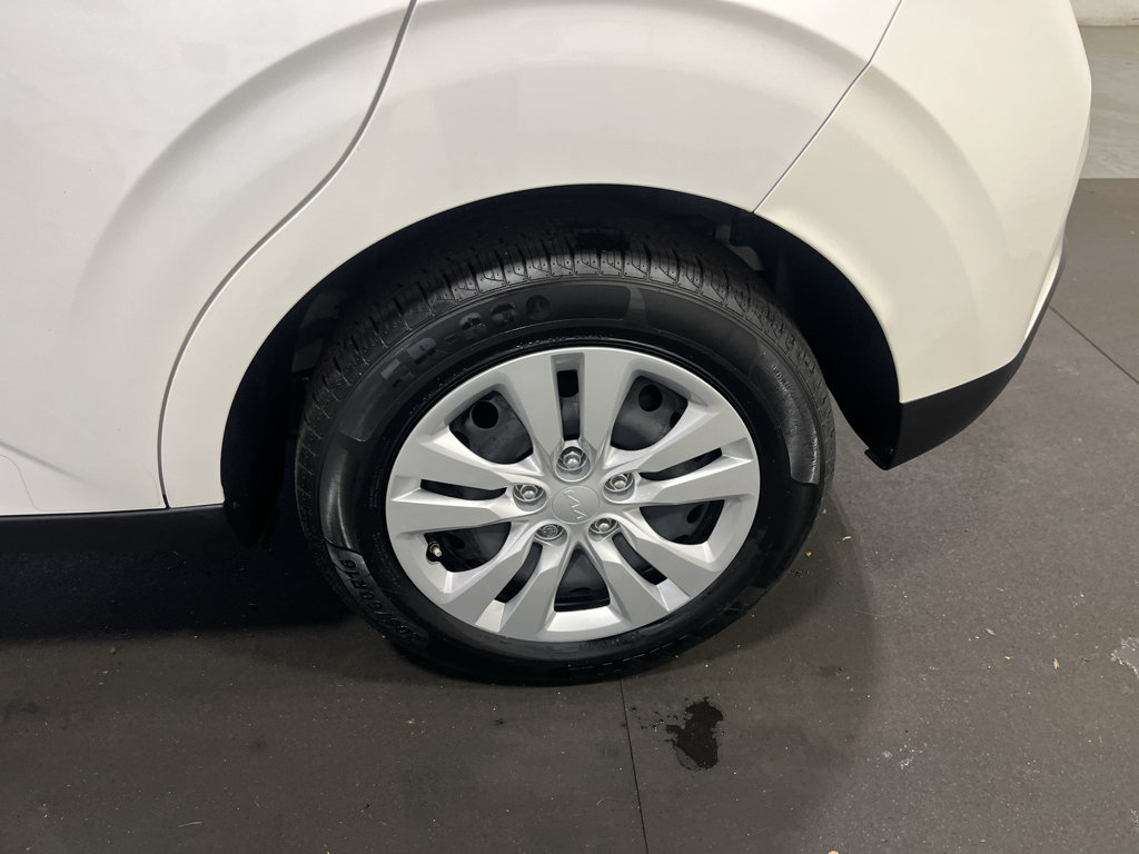 Used 2023 Kia Soul LX FWD image 28
