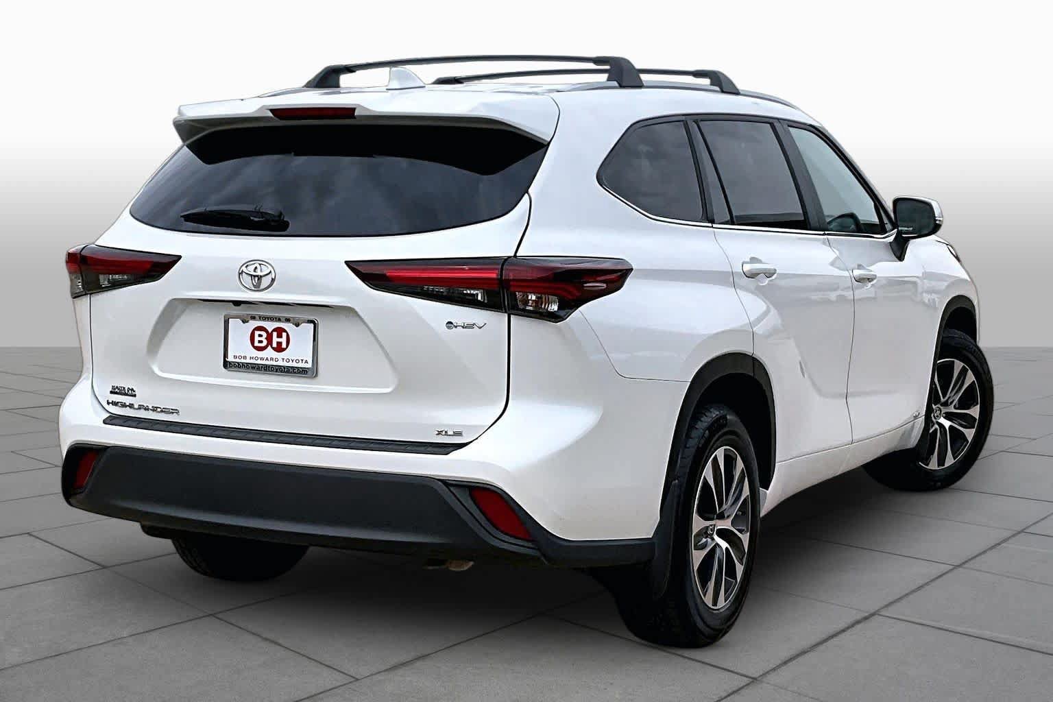 Used 2025 Toyota Highlander XLE AWD/4WD image 13