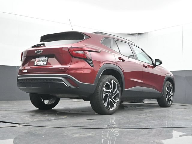 Used 2024 Chevrolet Trax RS w/ Sunroof Package FWD image 22