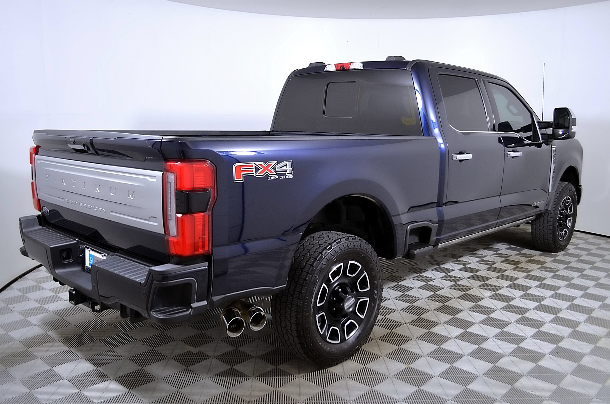 Used 2023 Ford F250 Platinum AWD/4WD image 7