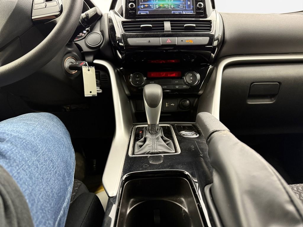 Used 2025 Mitsubishi Eclipse Cross ES image 21