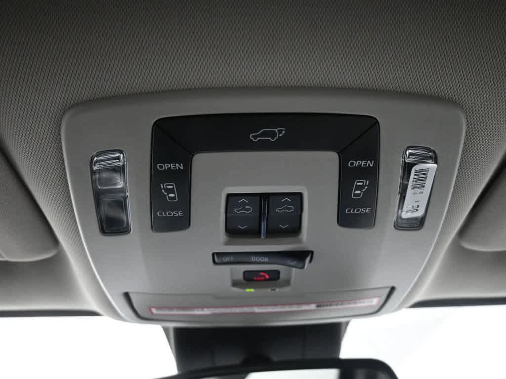 Used 2024 Toyota Sienna XLE w/ XLE Plus Package AWD/4WD image 17