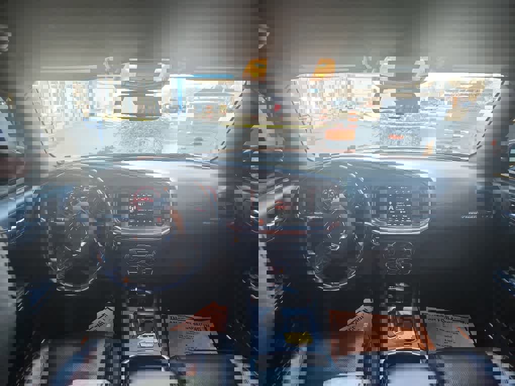 Used 2022 Dodge Charger SXT w/ Plus Group image 5