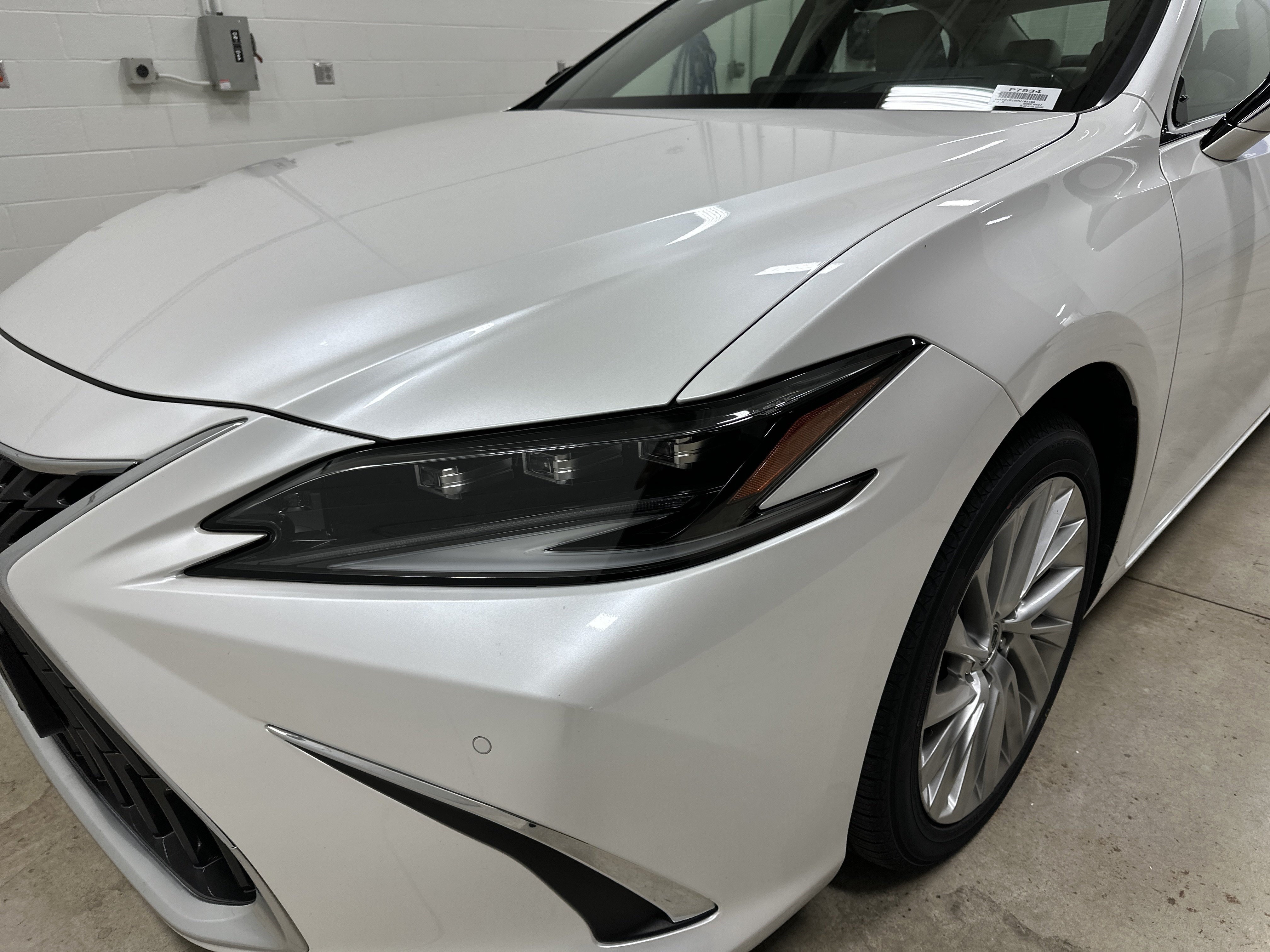 Certified 2024 Lexus ES 350 Ultra Luxury FWD image 6