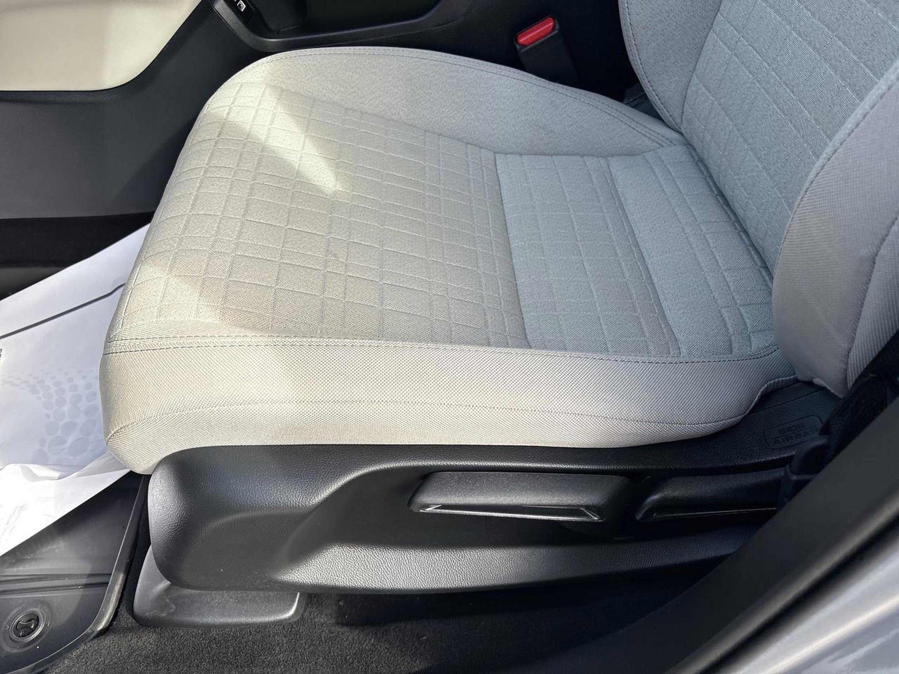 Used 2023 Honda HR-V LX image 15