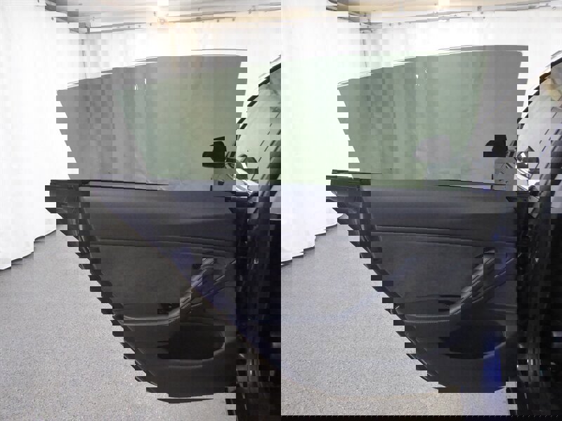 Used 2018 Tesla Model 3 image 27