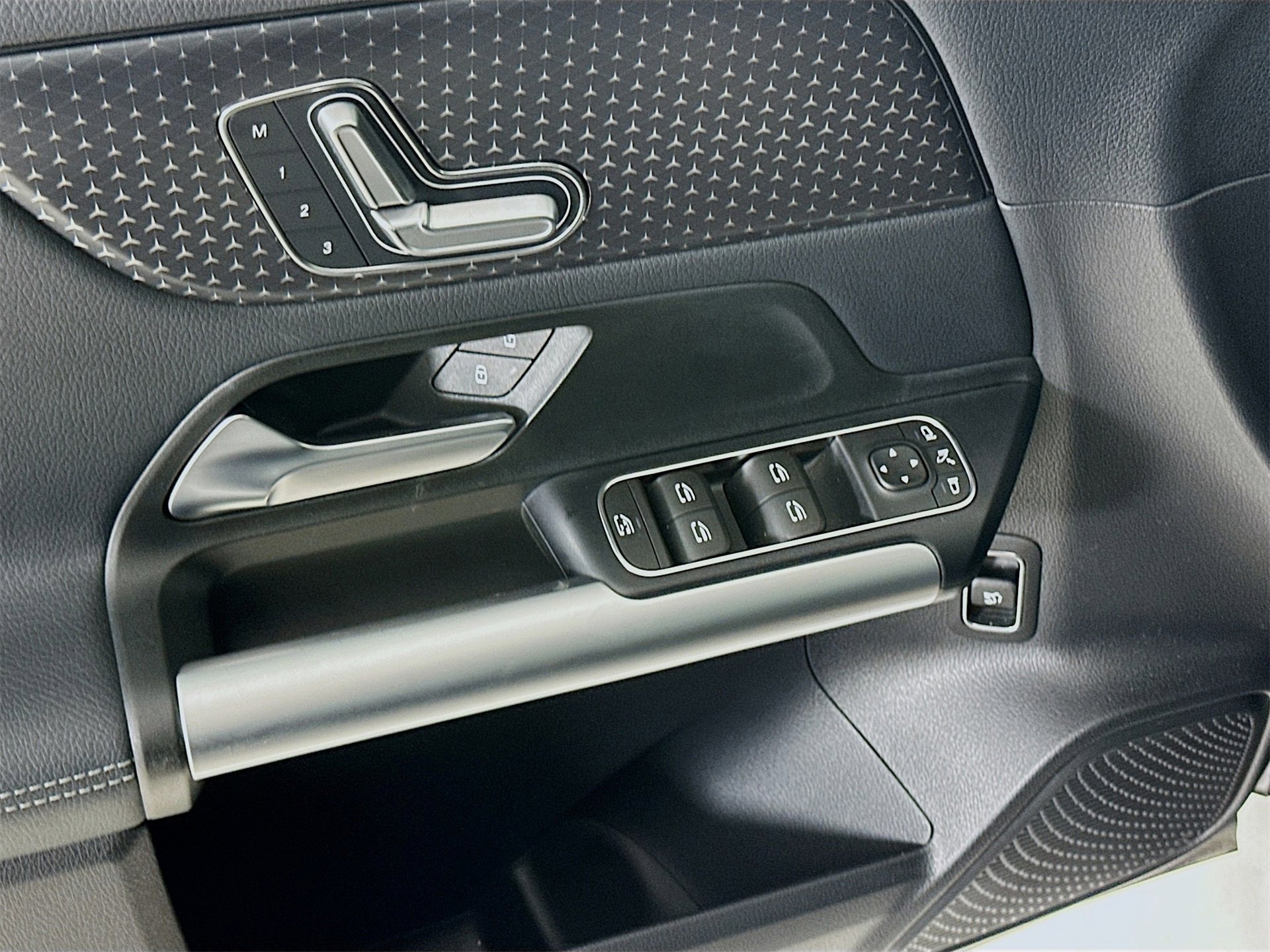 Used 2025 Mercedes-Benz GLA 250 image 18