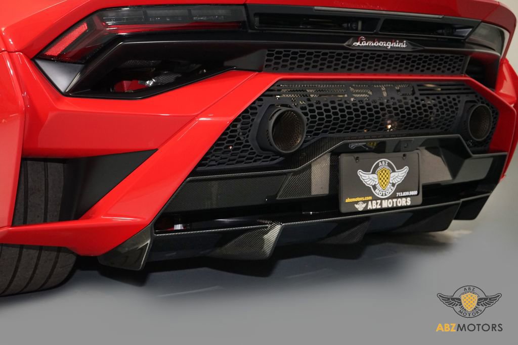 Used 2023 Lamborghini Huracan STO image 13
