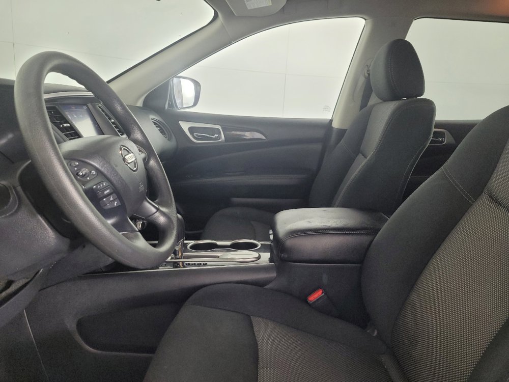 Used 2020 Nissan Pathfinder S FWD image 17