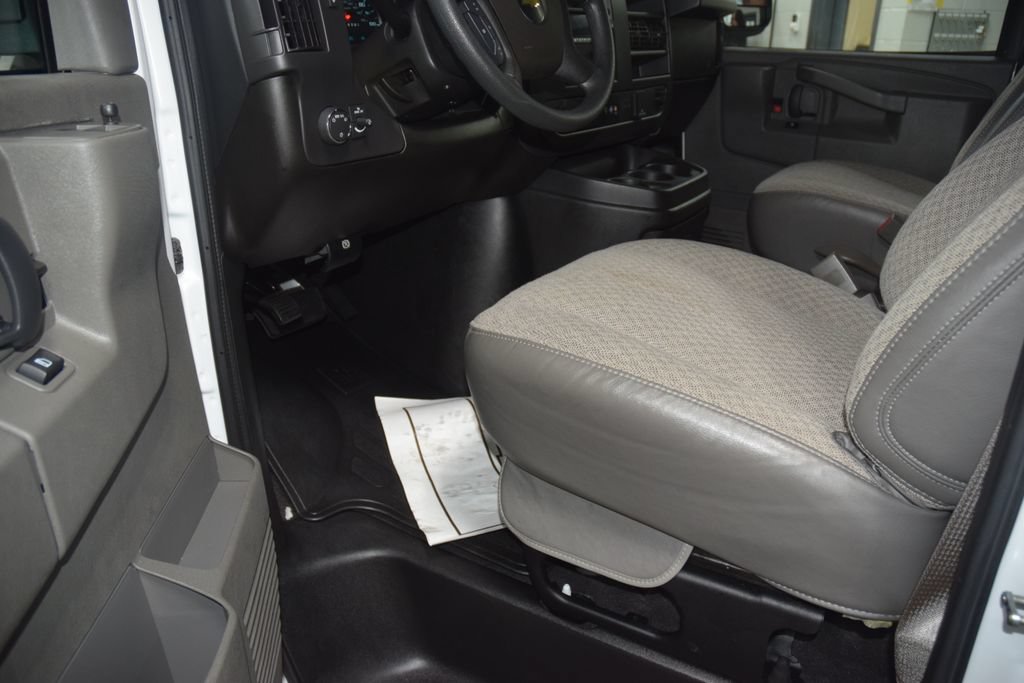 Used 2024 Chevrolet Express 3500 LT w/ LT Preferred Equipment Group RWD image 27