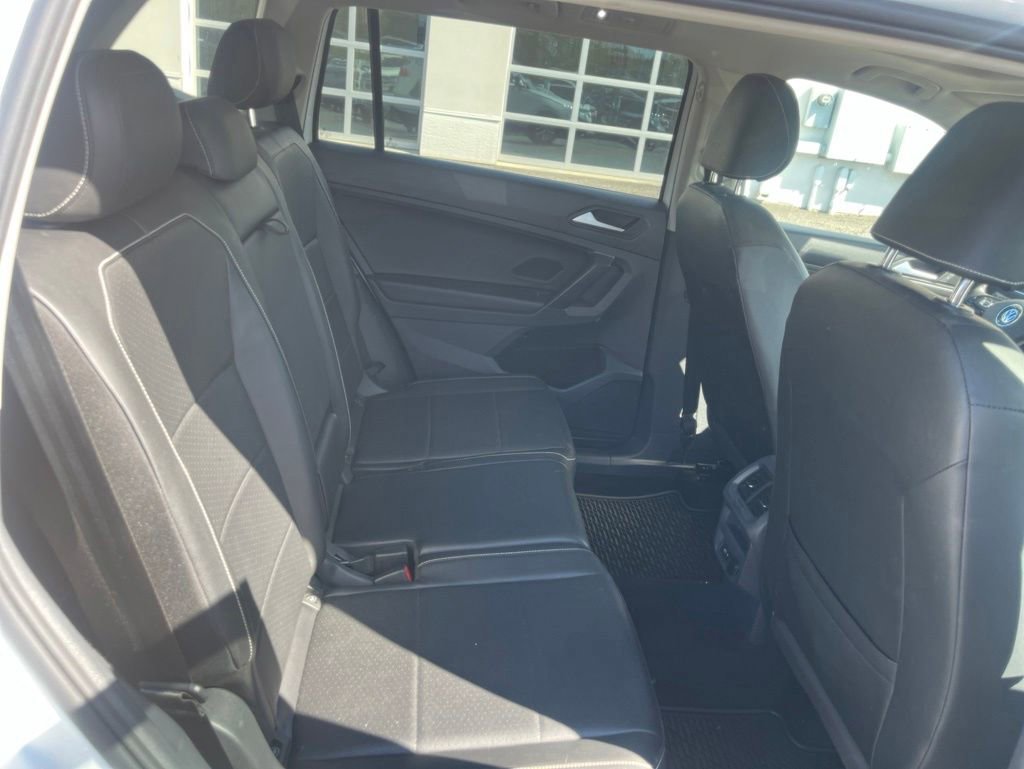 Used 2021 Volkswagen Tiguan SE w/ Panoramic Sunroof Package AWD/4WD image 13