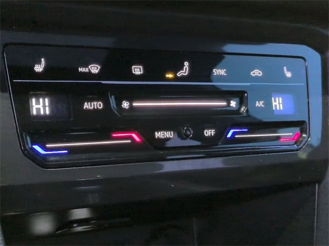 Used 2024 Volkswagen Tiguan SE R-Line image 18