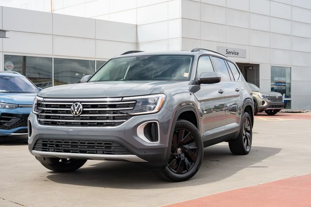 New 2026 Volkswagen Atlas SE FWD image 2