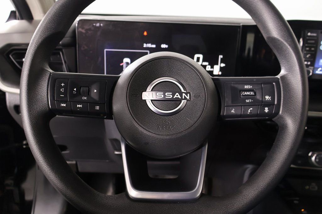 Used 2025 Nissan Kicks S image 3