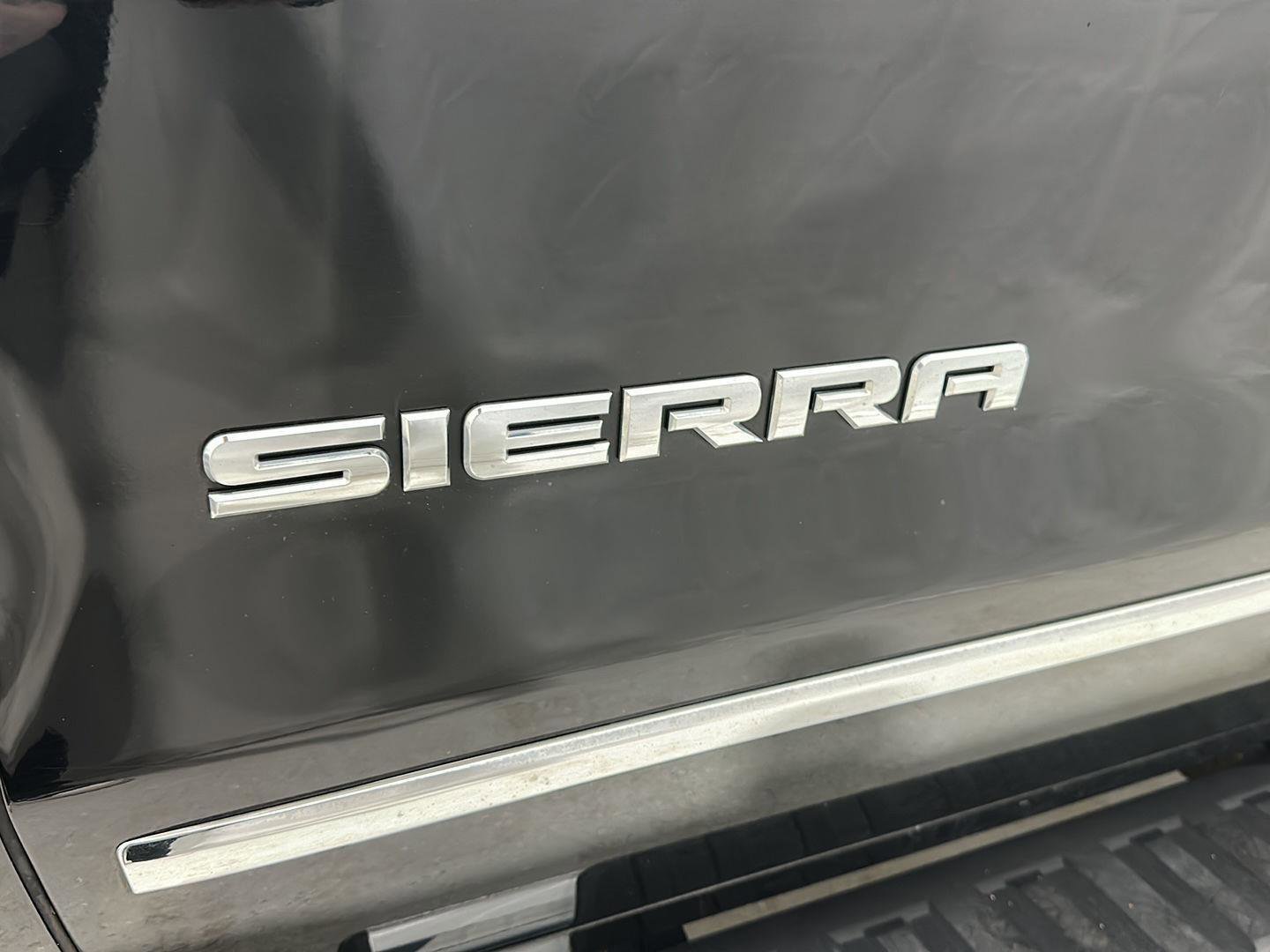 Used 2015 GMC Sierra 1500 SLT w/ SLT Crew Cab Value Package image 27
