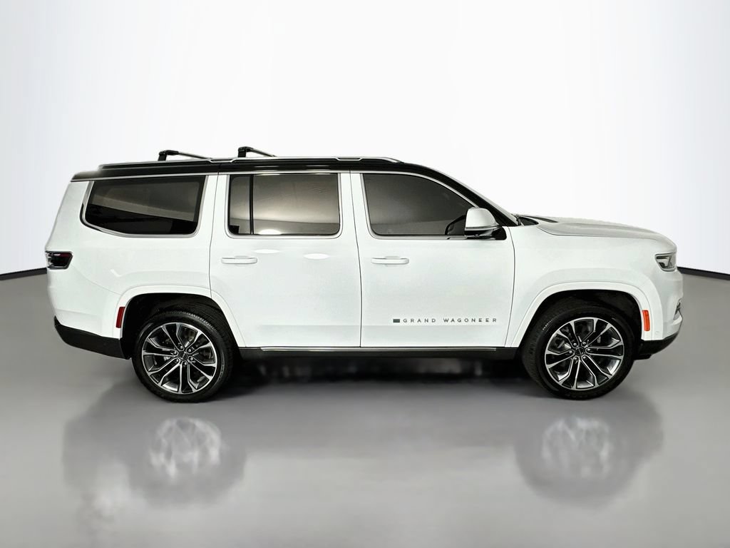 Used 2022 Jeep Grand Wagoneer Series III w/ HD Trailer Tow Package AWD/4WD image 8