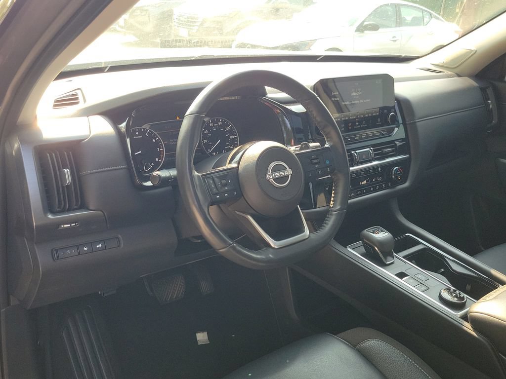 Used 2024 Nissan Pathfinder SL w/ SL Premium Package AWD/4WD image 18