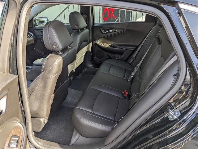 Used 2025 Chevrolet Malibu LT image 12