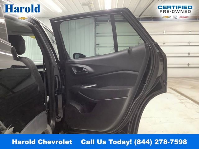 Certified 2025 Chevrolet Trax LT w/ LT Convenience Package image 8