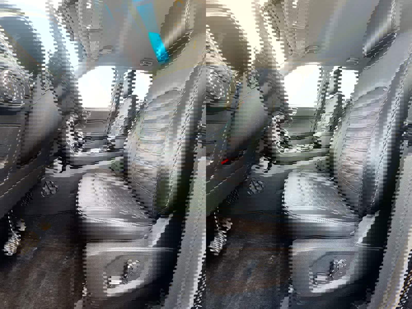 Used 2017 Ford Edge SEL w/ Equipment Group 201A AWD/4WD image 16