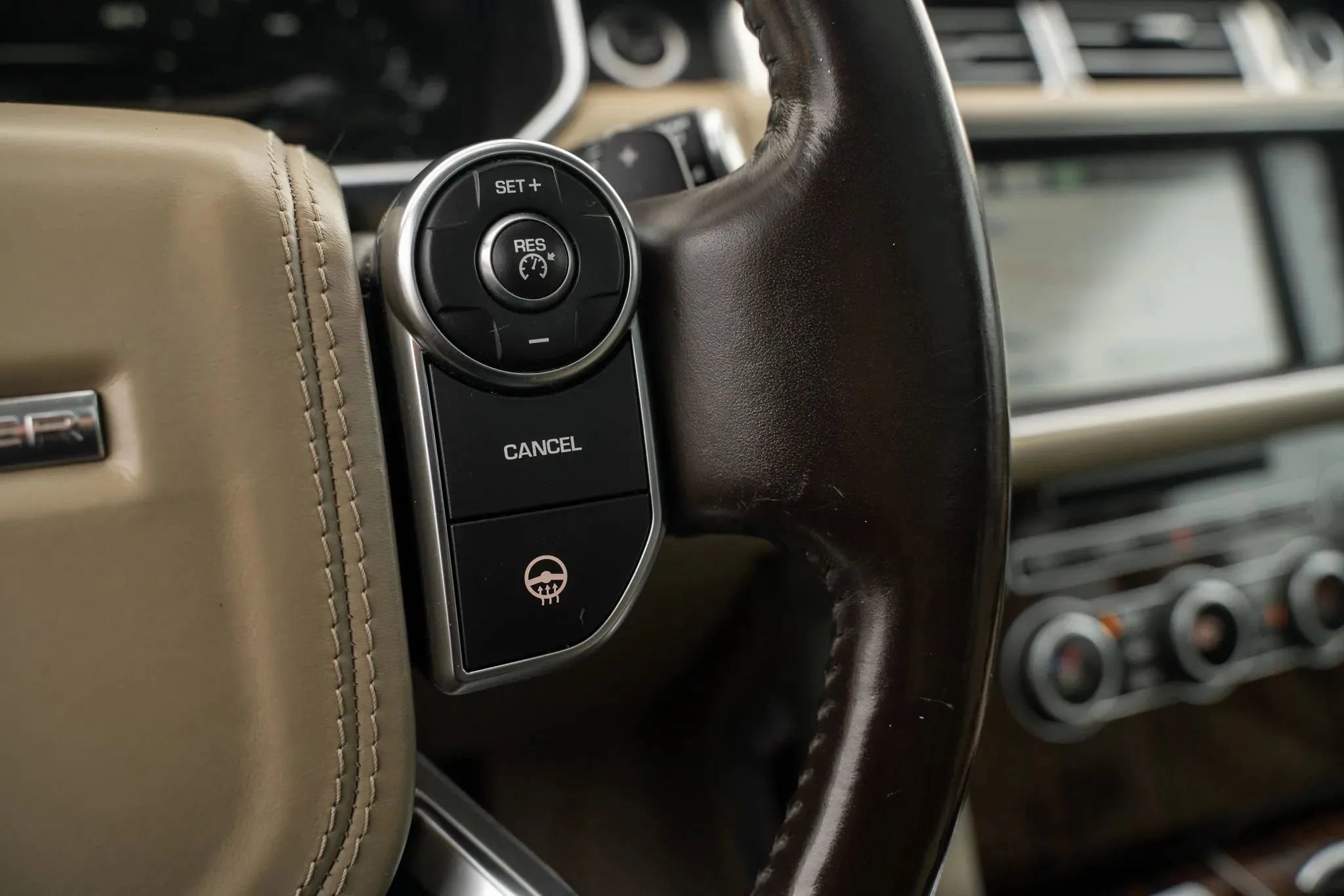 Used 2016 Land Rover Range Rover image 21