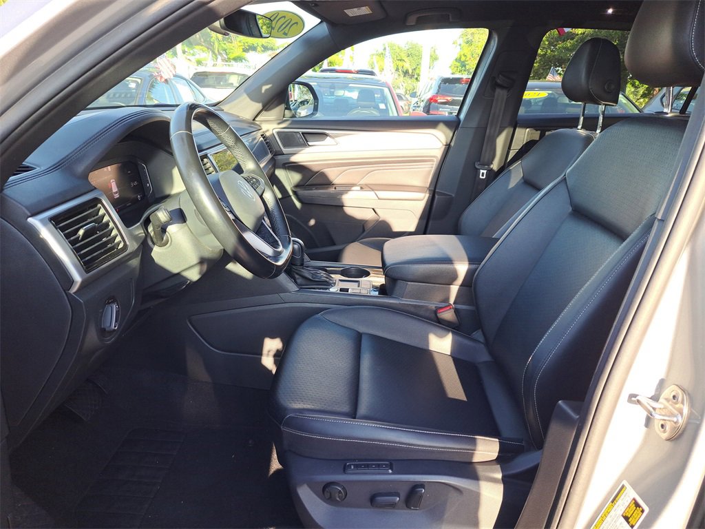 Used 2020 Volkswagen Atlas Cross Sport SEL image 14