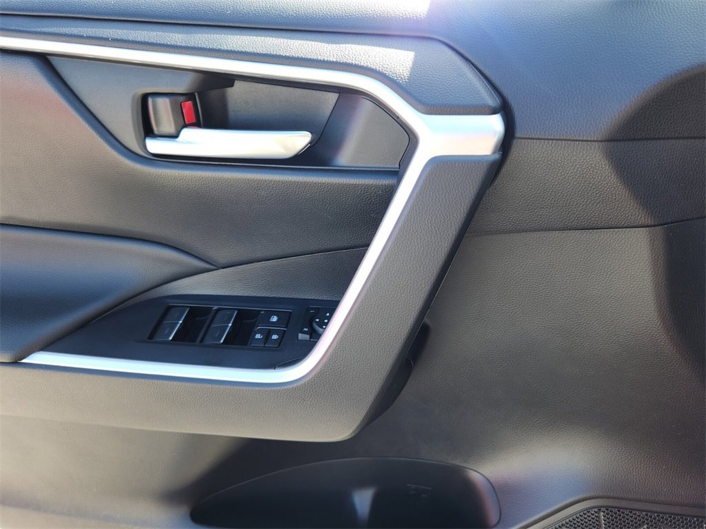 Used 2022 Toyota RAV4 XLE image 14