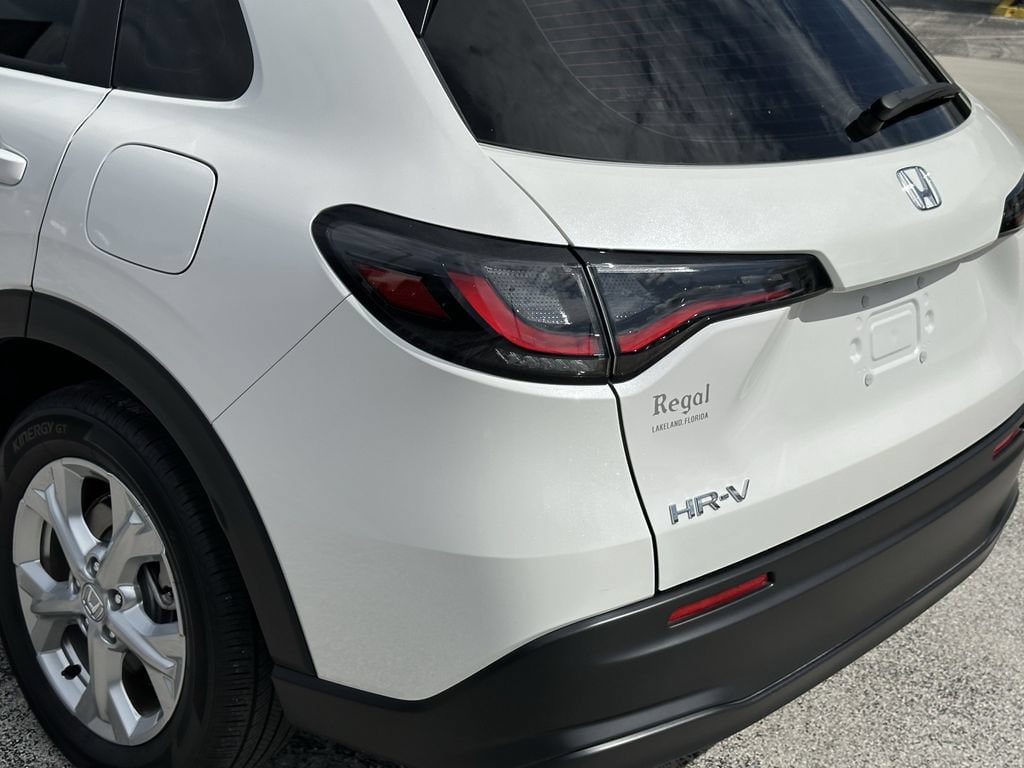 Used 2025 Honda HR-V LX image 10