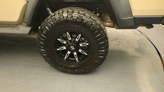 Used 2020 Jeep Gladiator Sport w/ Quick Order Package 24S AWD/4WD image 9