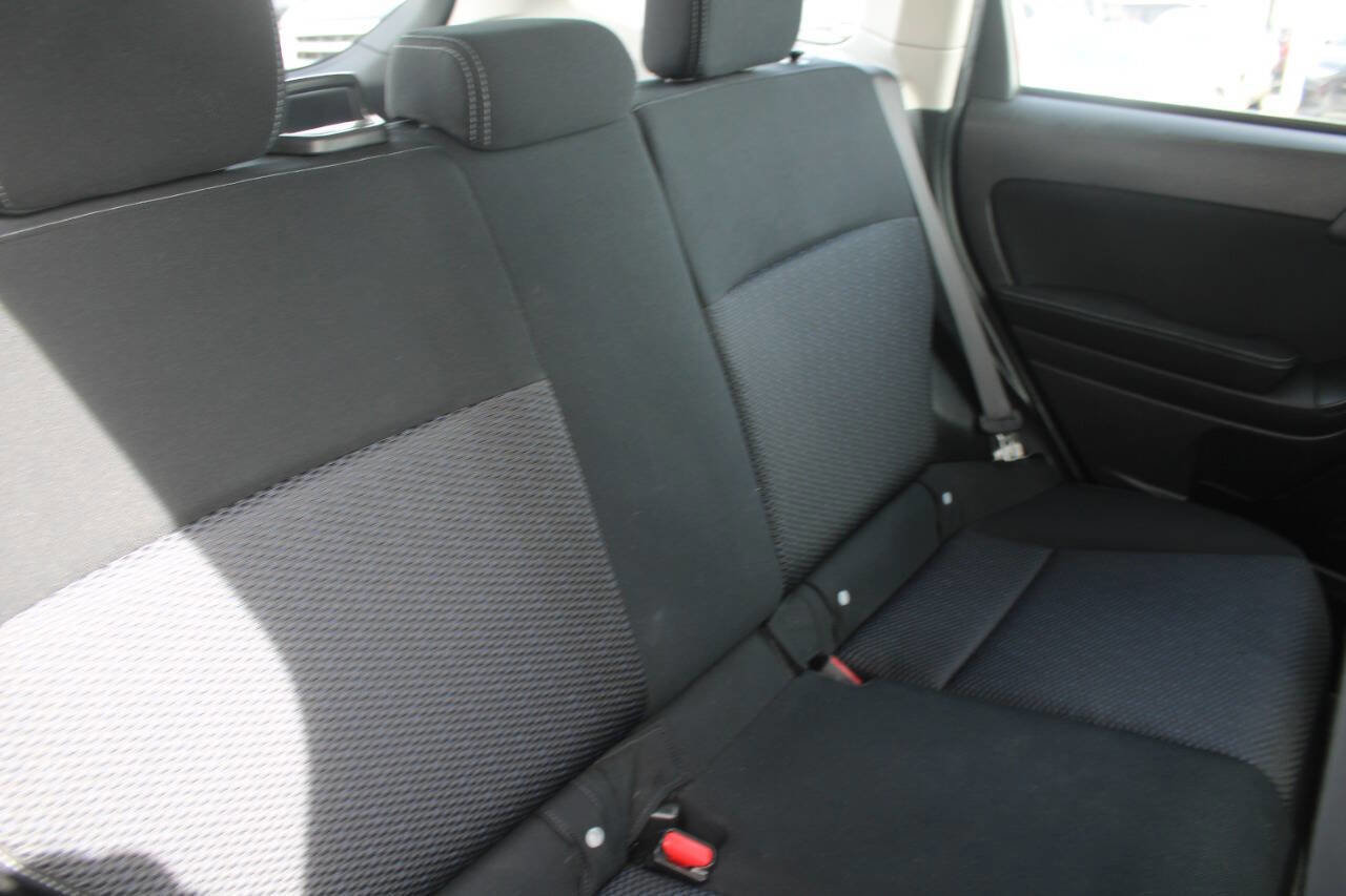 Used 2014 Subaru Forester 2.5i image 11