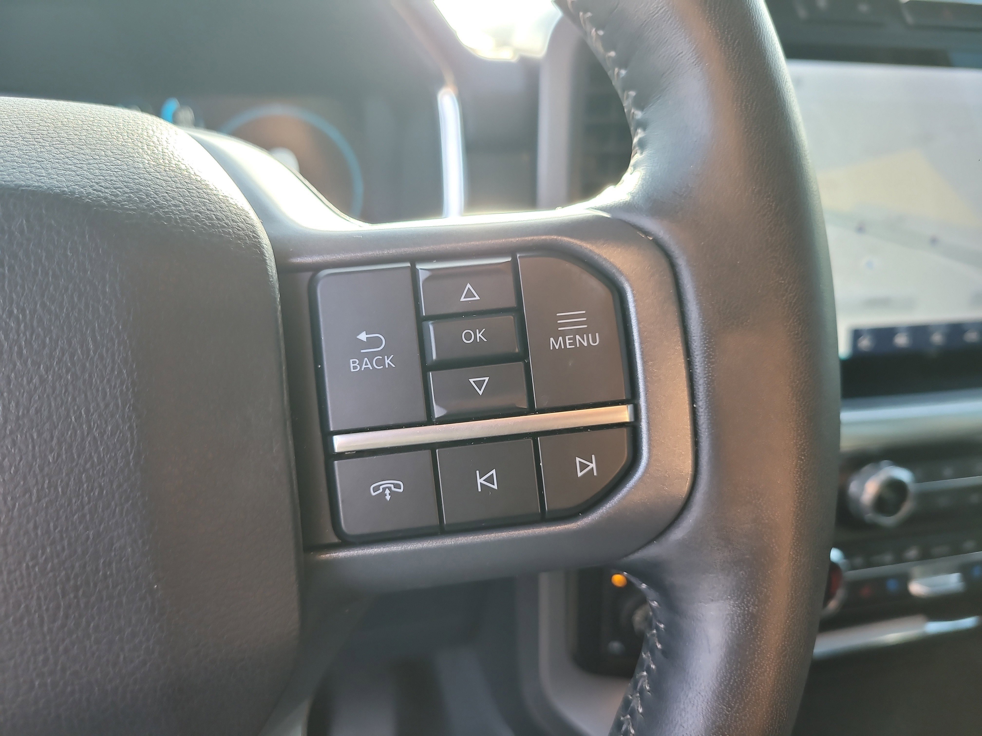 Used 2023 Ford F150 Lariat w/ Trailer Tow Package image 30