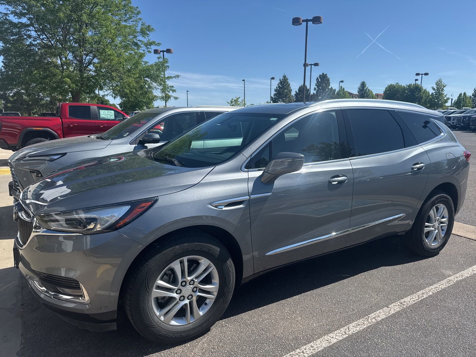 Used 2018 Buick Enclave Essence w/ Trailering Package AWD/4WD image 2
