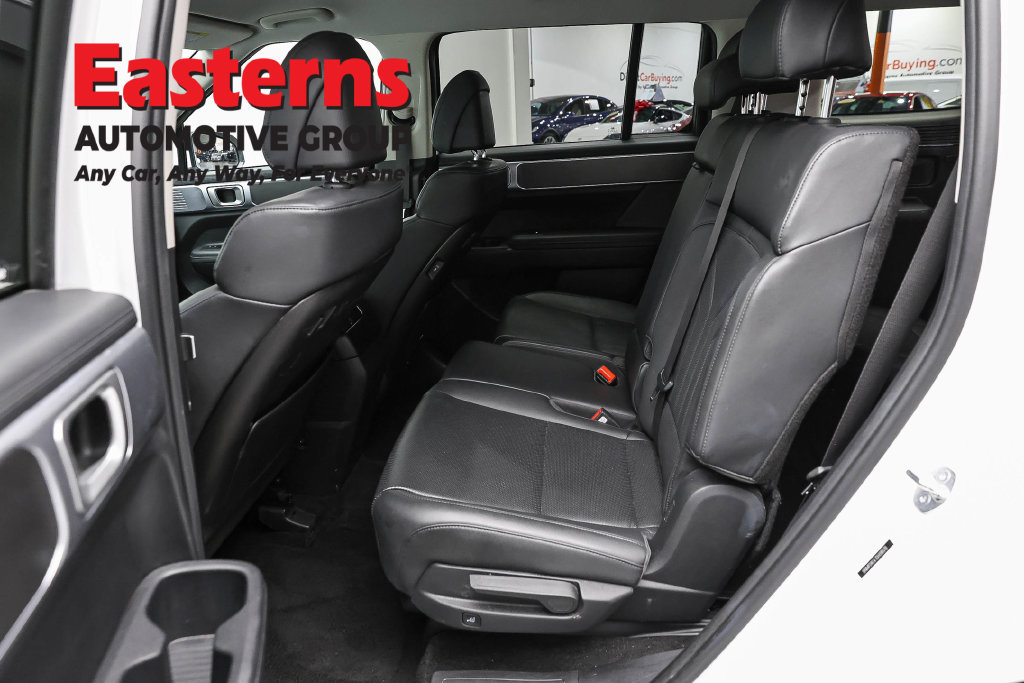 Used 2025 Hyundai Santa Fe SEL FWD image 23